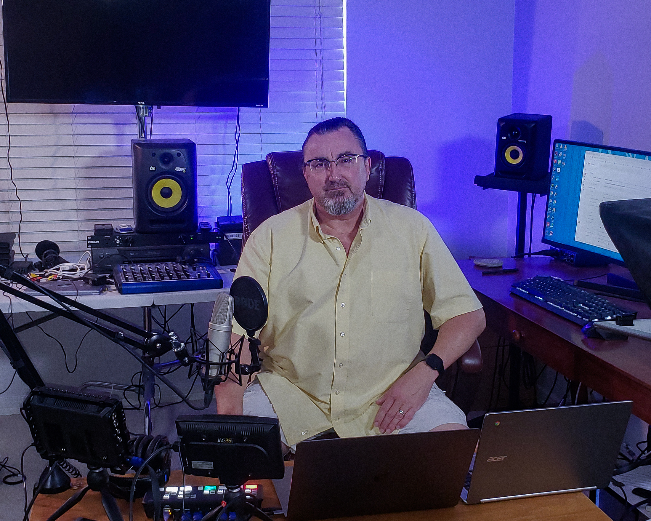 School Tech Director Shares How His School is Posting Lessons Online