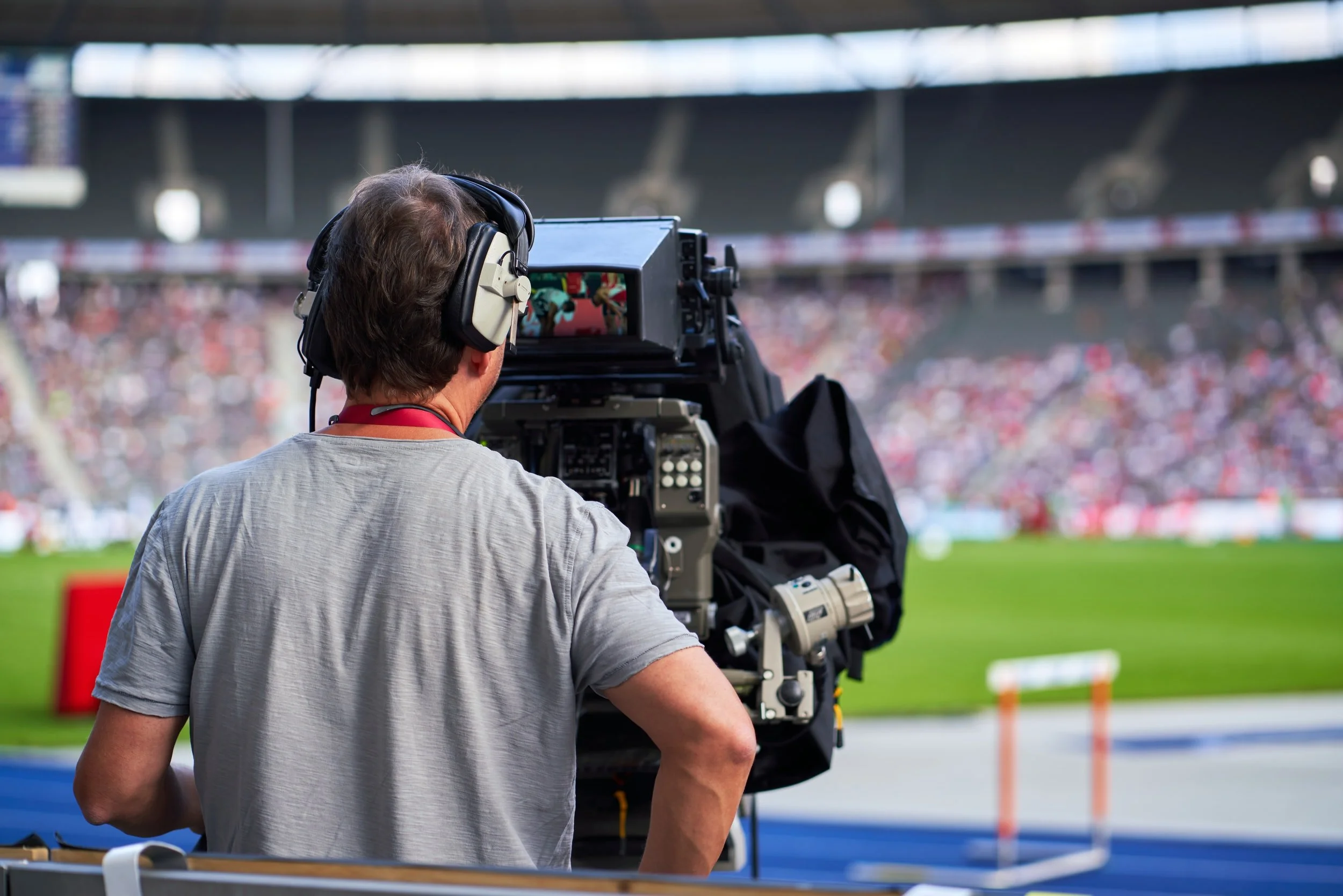 5 Tips to Improve Your Sports Announcing